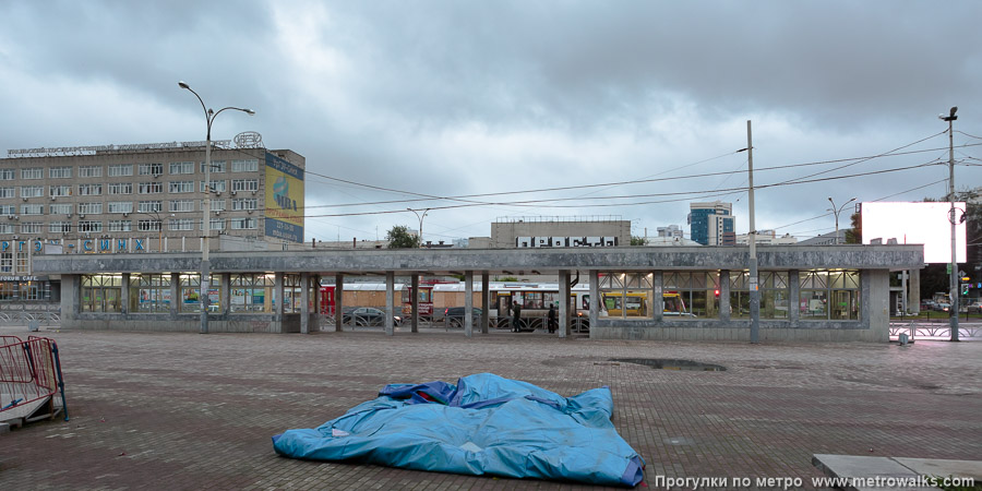 Станция Геологическая (Екатеринбург). Вход на станцию осуществляется через подземный переход.