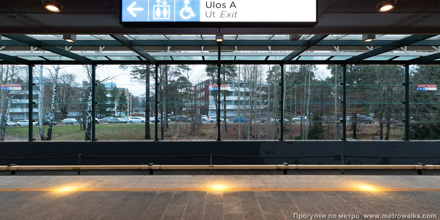 Станция Kulosaari / Brändö [Ку́лосаа́ри] (Хельсинки). Поперечный вид.
