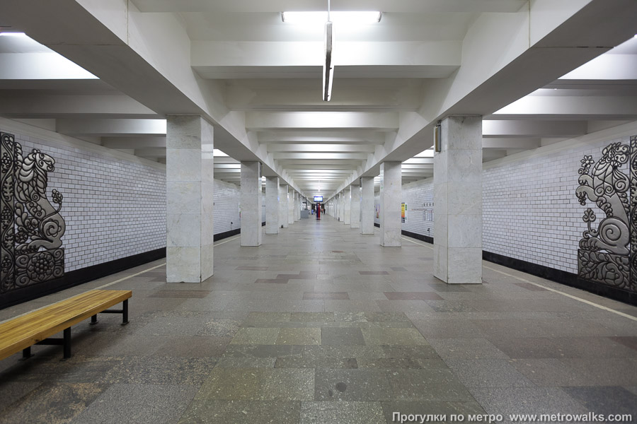 Станция Беляево (Калужско-Рижская линия, Москва). Продольный вид центрального зала.