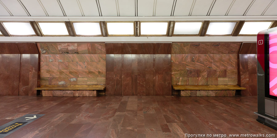 Станция Дмитровская (Серпуховско-Тимирязевская линия, Москва). Центральный зал, вид поперёк — нераскрытые проёмы. 15 июня 2025. Станция Дмитровская (Серпуховско-Тимирязевская линия, Москва). Центральный зал, вид поперёк — нераскрытые проёмы.