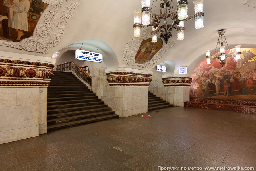 Станция Киевская (Арбатско-Покровская линия, Москва). Часть станции около выхода в город.