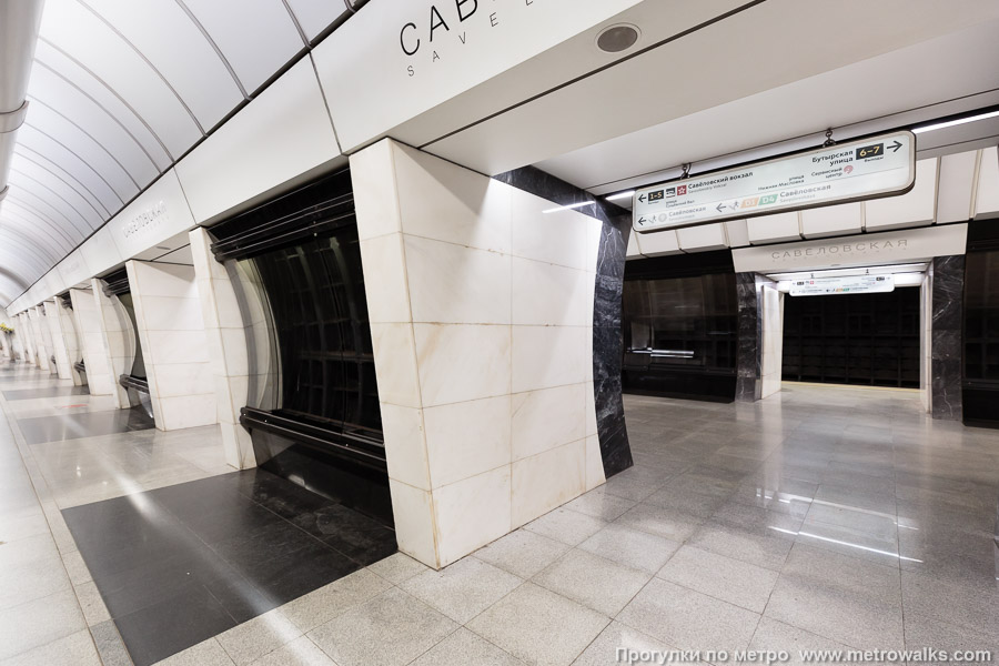 Станция Савёловская (Большая кольцевая линия, Москва). Вид на пилоны со стороны края платформы. 15 июня 2025. Станция Савёловская (Большая кольцевая линия, Москва). Вид на пилоны со стороны края платформы.