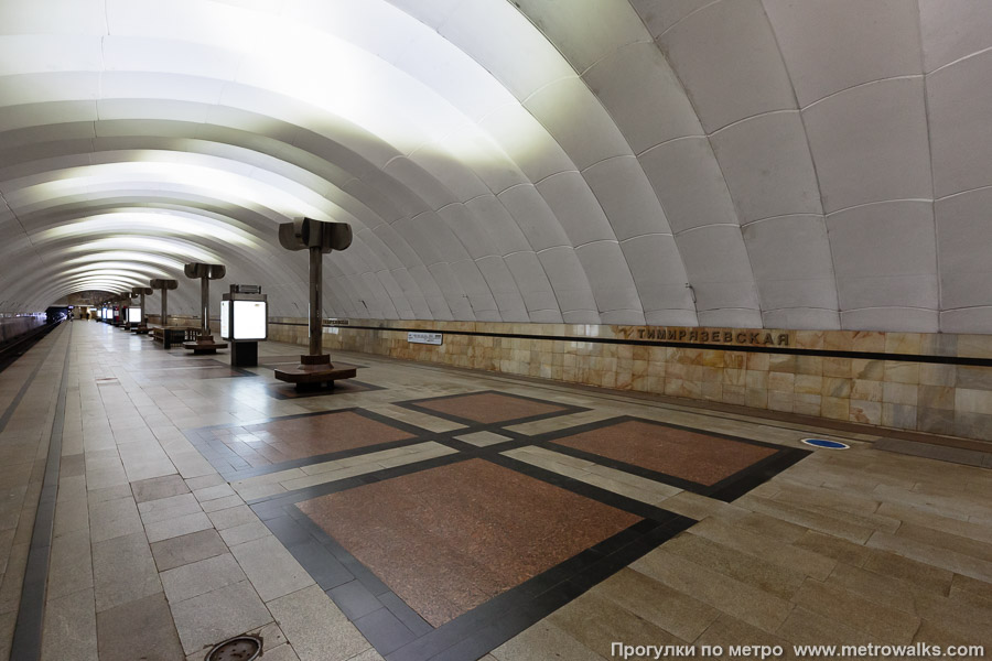 Станция Тимирязевская (Серпуховско-Тимирязевская линия, Москва). Вид по диагонали. 15 июня 2025. Станция Тимирязевская (Серпуховско-Тимирязевская линия, Москва). Вид по диагонали.