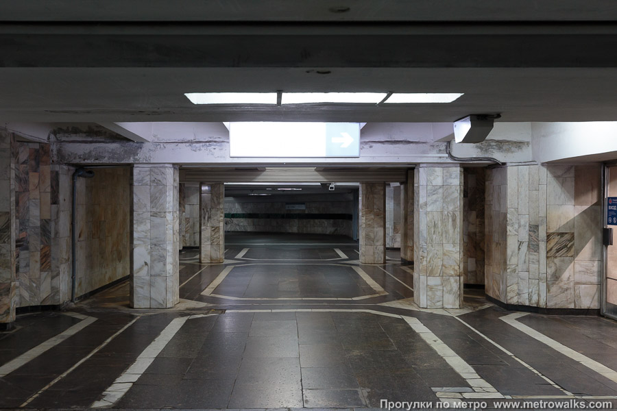 Станция Парк культуры (Автозаводско-Нагорная линия, Нижний Новгород). Коридор подземного перехода.