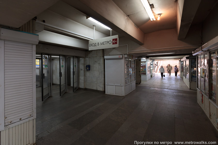 Станция Победа (Самара). Вход в вестибюль станции из подземного перехода.