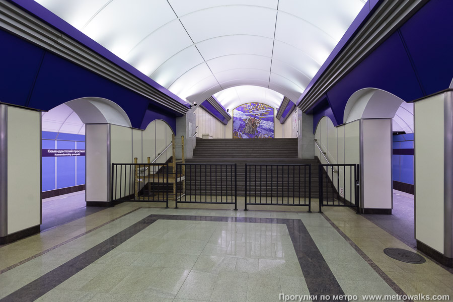 Станция Комендантский проспект (Фрунзенско-Приморская линия, Санкт-Петербург). Противоположная от входа часть станции. Здесь в будущем планируется второй выход.