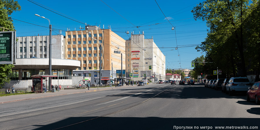 Станция Пролетарская (Невско-Василеостровская линия, Санкт-Петербург). Общий вид окрестностей станции. Проспект Обуховской Обороны.