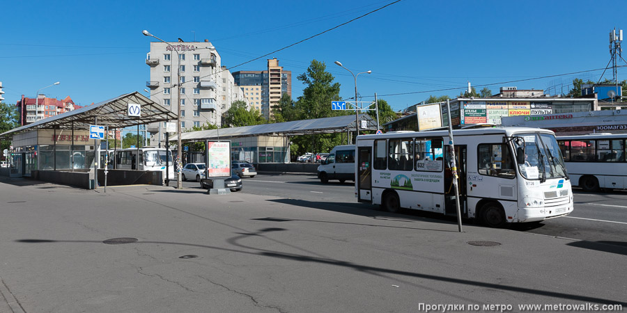 Станция Проспект Ветеранов (Кировско-Выборгская линия, Санкт-Петербург). Общий вид окрестностей станции.