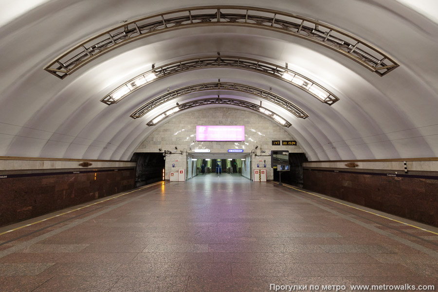 Станция Садовая (Фрунзенско-Приморская линия, Санкт-Петербург). Противоположная от входа часть станции.