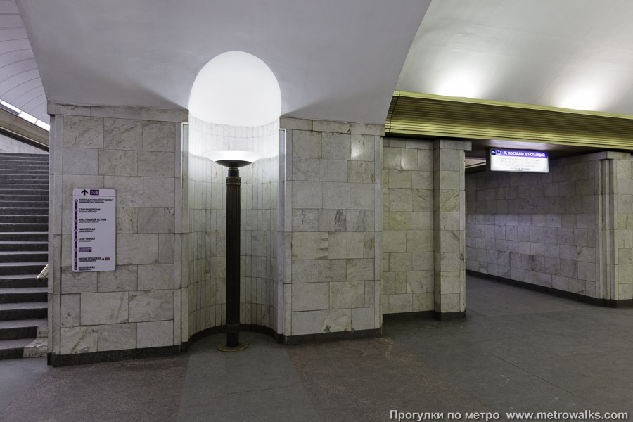 Станция Сенная площадь (Московско-Петроградская линия, Санкт-Петербург). Светильник крупным планом.