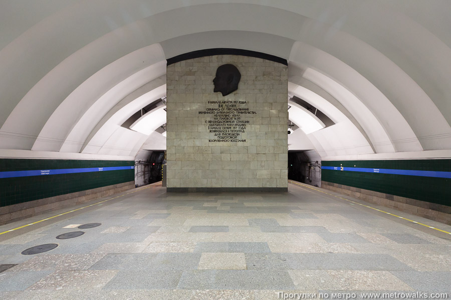 Станция Удельная (Московско-Петроградская линия, Санкт-Петербург). Противоположная от входа часть станции.
