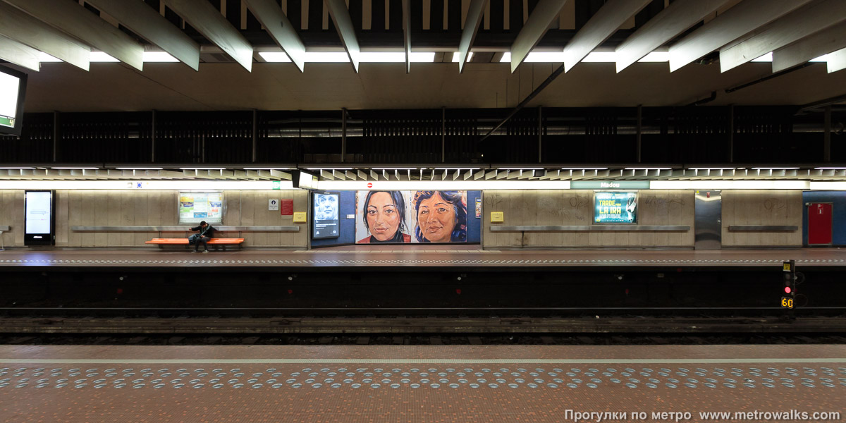 Фотография станции Madou [Маду́] (линия 2 / 6, Брюссель). Поперечный вид.