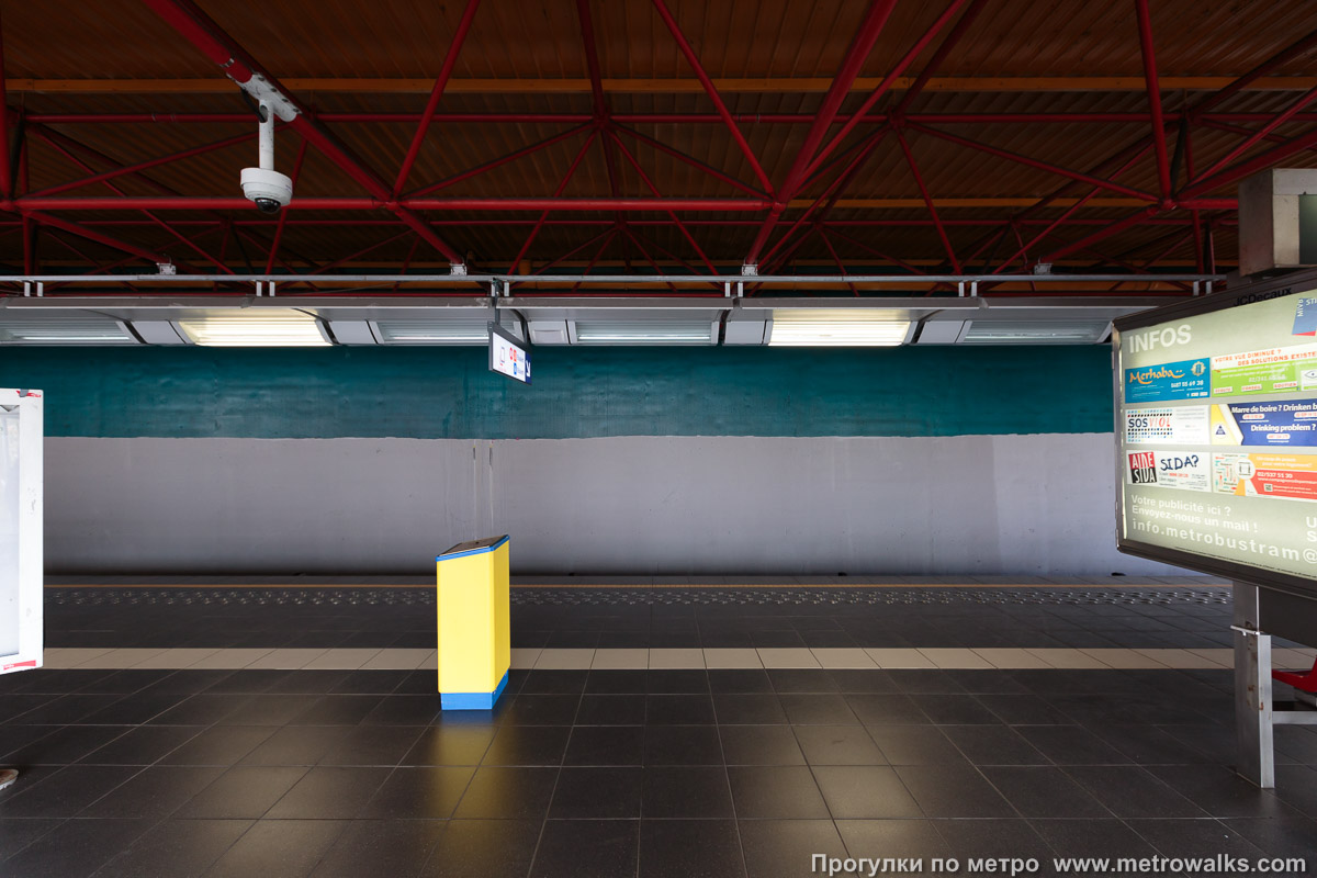 Фотография станции Osseghem / Ossegem [О́ссехем] (линия 2 / 6, Брюссель). Поперечный вид.