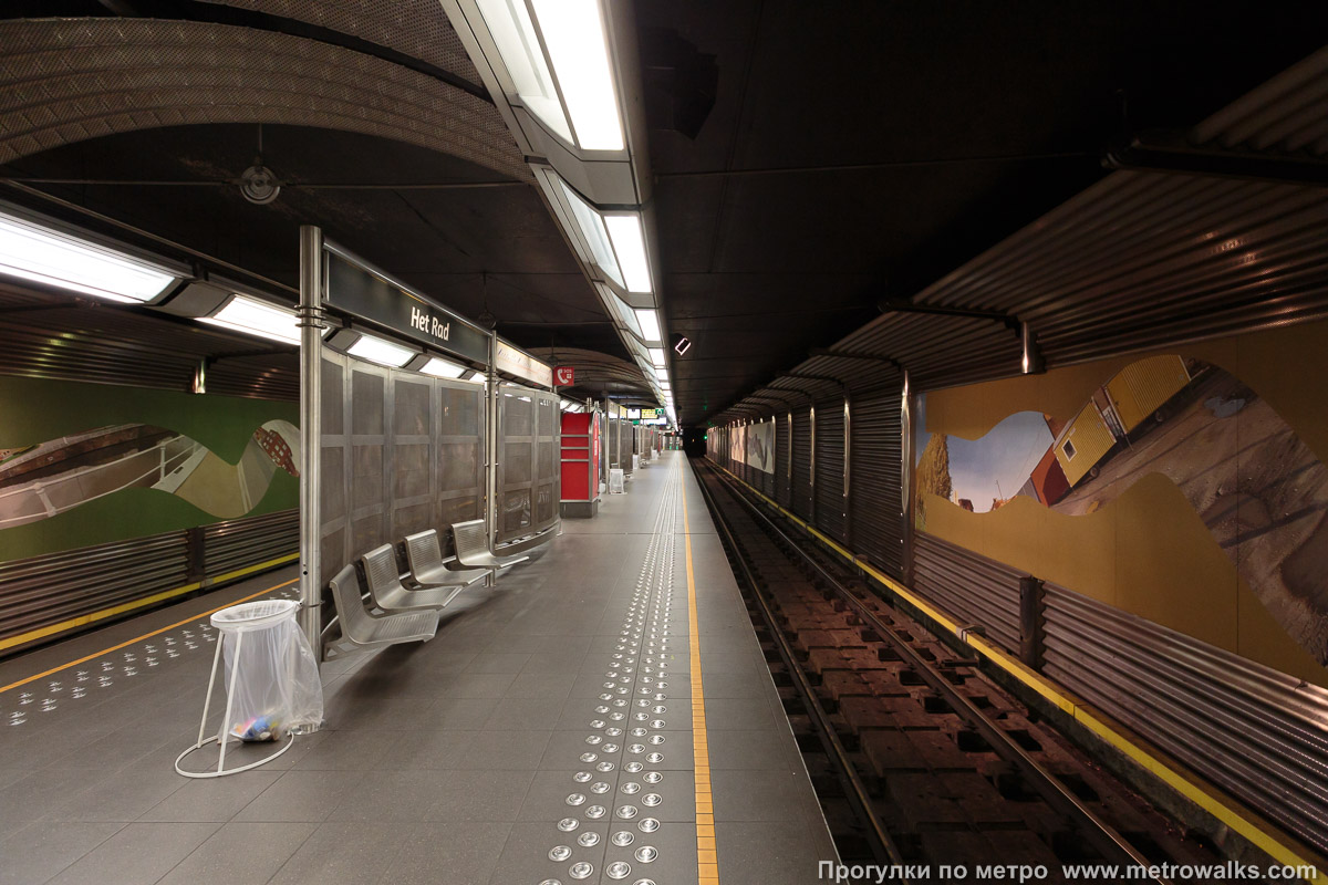 Фотография станции La Roue / Het Rad [Ля Ру / Хет Рад] (линия 5, Брюссель). Продольный вид вдоль края платформы.
