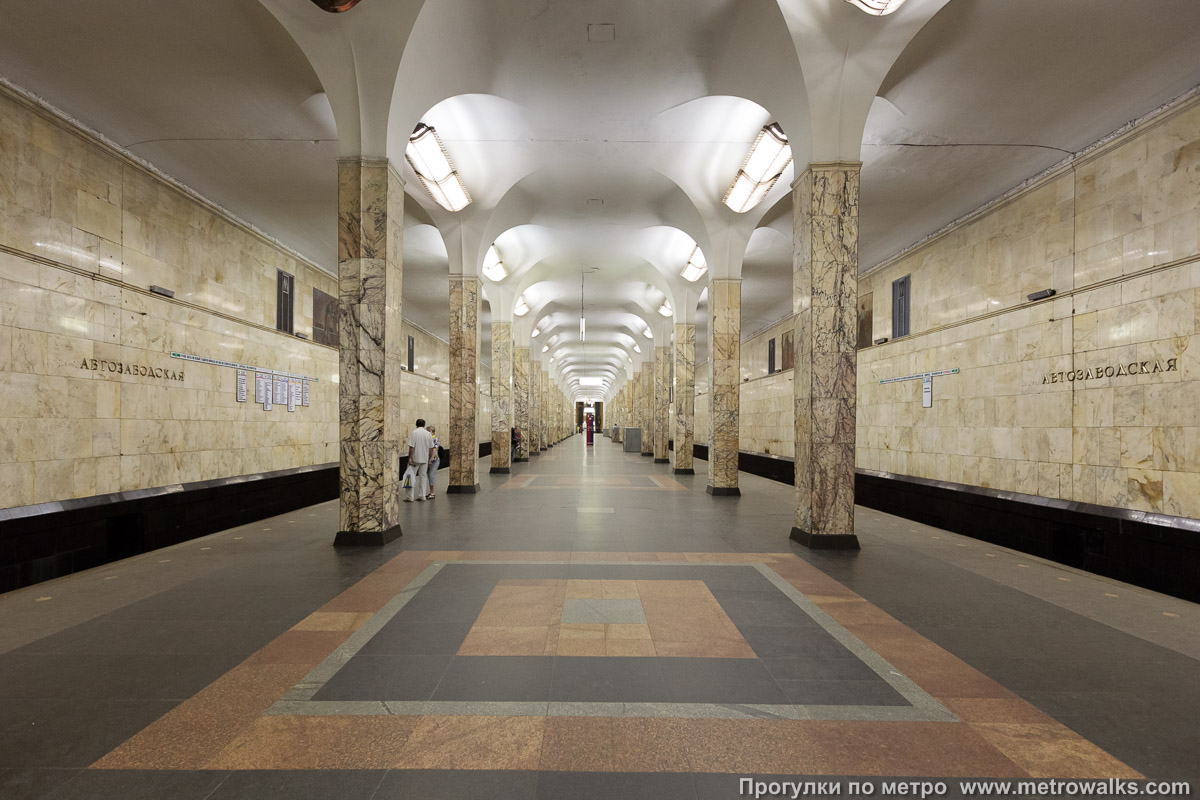 Фотография станции Автозаводская (Замоскворецкая линия, Москва). Продольный вид центрального зала.
