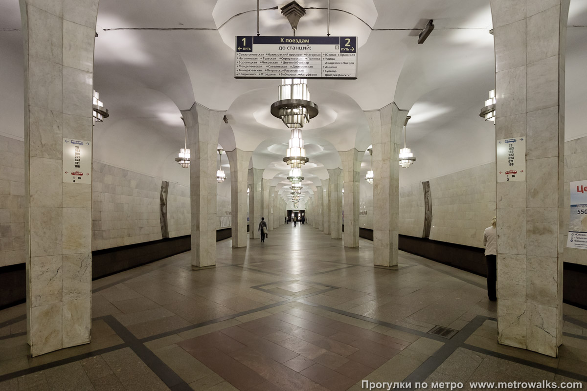 Фотография станции Чертановская (Серпуховско-Тимирязевская линия, Москва). Продольный вид центрального зала.
