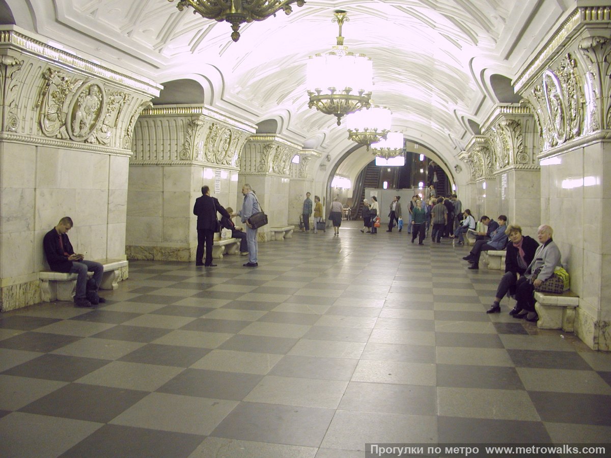 Фотография станции Проспект Мира (Кольцевая линия, Москва). Продольный вид центрального зала.