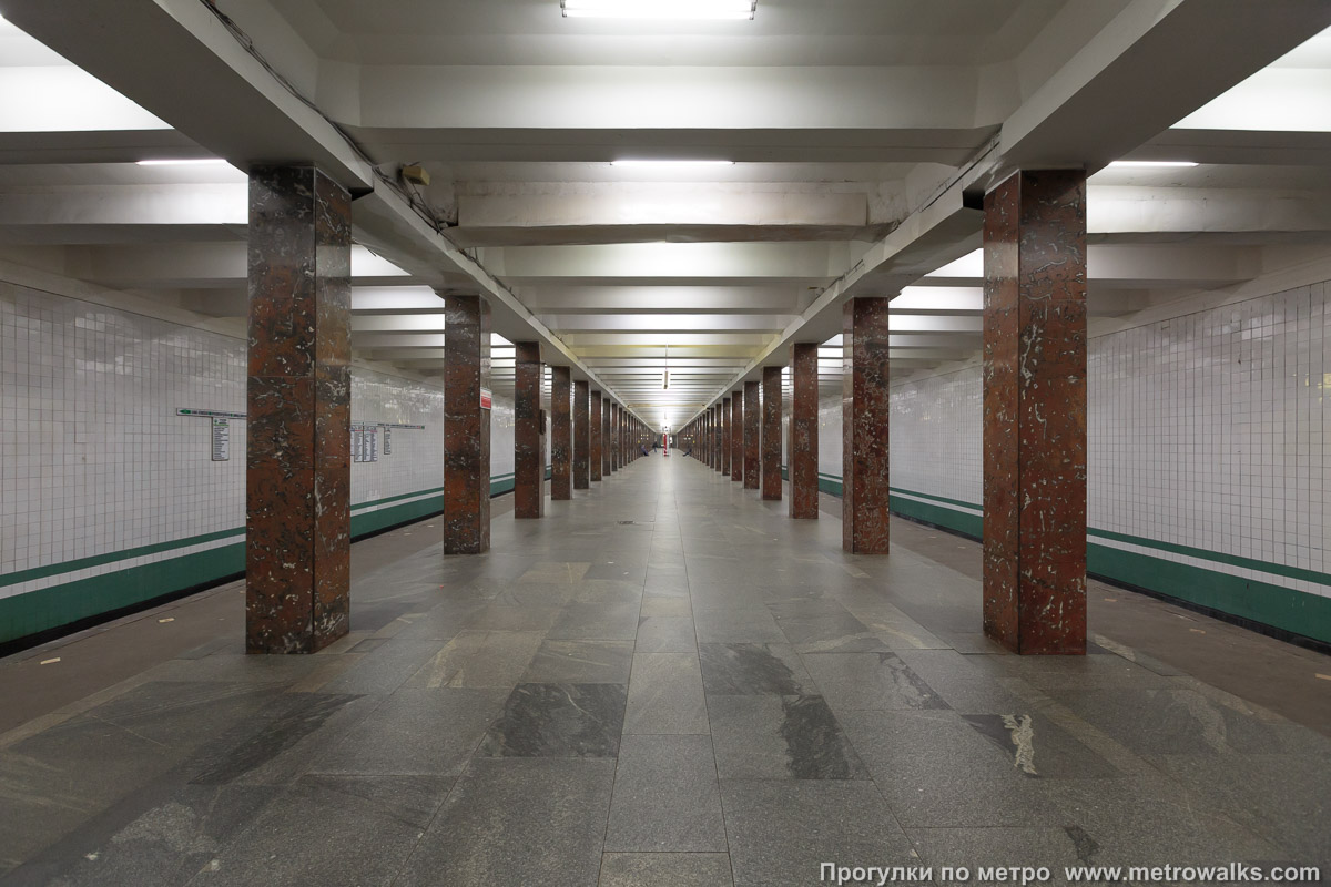 Фотография станции Речной вокзал (Замоскворецкая линия, Москва). Продольный вид центрального зала.