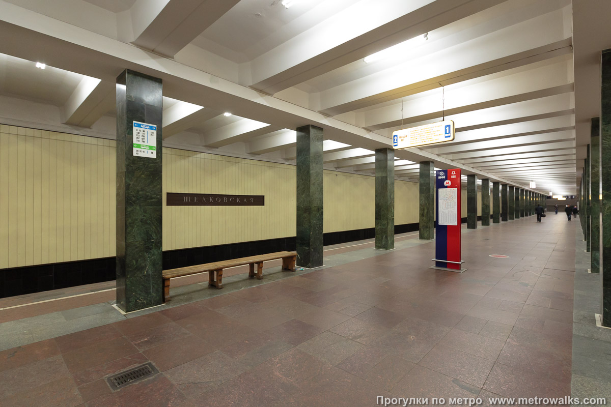Фотография станции Щёлковская (Арбатско-Покровская линия, Москва). Вид по диагонали.