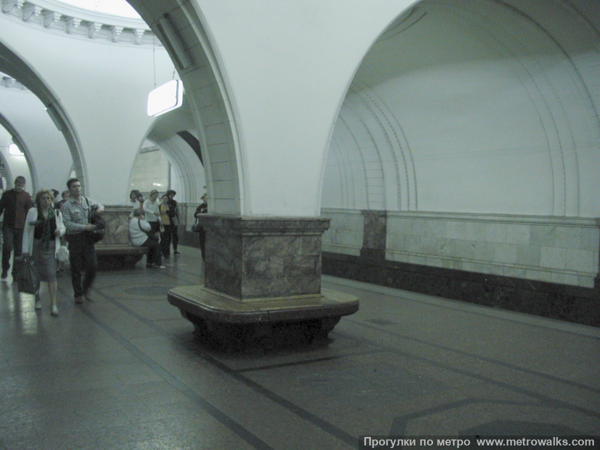 Фотография станции Сокол (Замоскворецкая линия, Москва). Вид по диагонали.