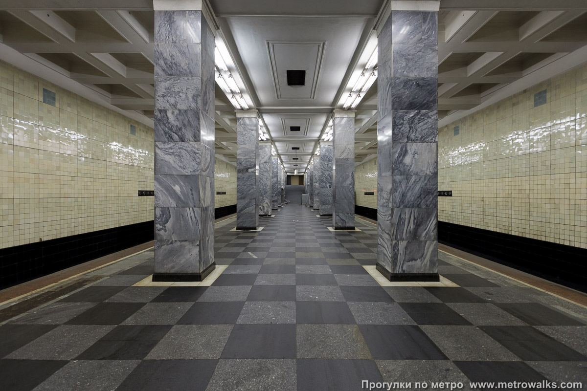 Фотография станции Сокольники (Сокольническая линия, Москва). Продольный вид центрального зала.