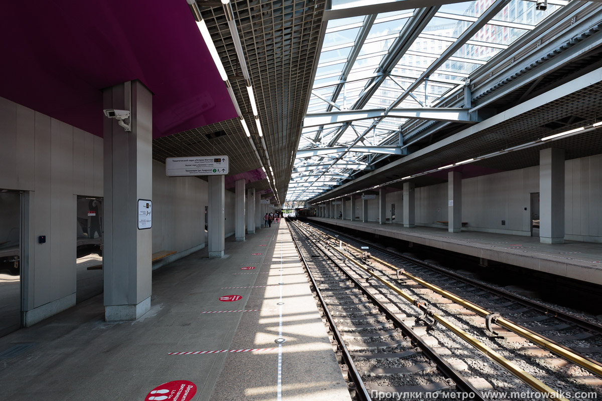 Фотография станции Технопарк (Замоскворецкая линия, Москва). Продольный вид вдоль края платформы.