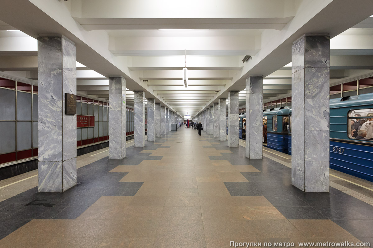 Фотография станции Текстильщики (Таганско-Краснопресненская линия, Москва). Продольный вид центрального зала.