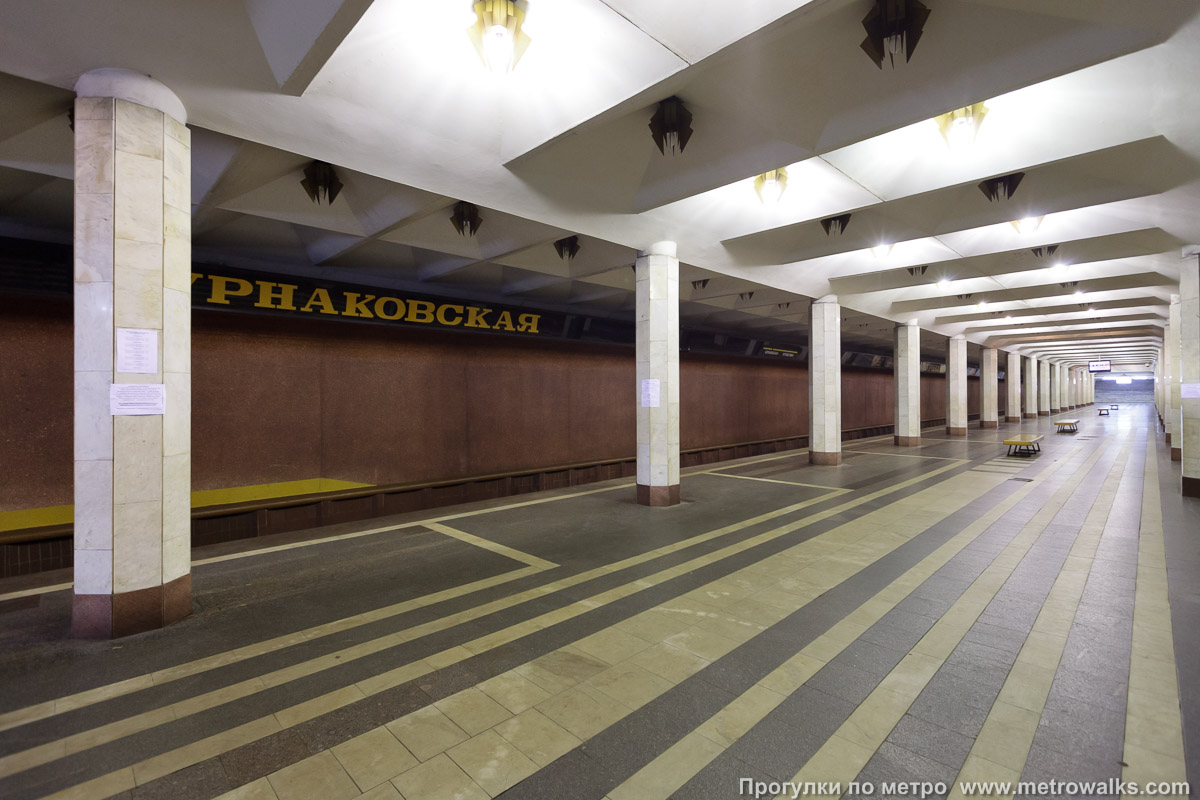 Фотография станции Бурнаковская (Сормовско-Мещерская линия, Нижний Новгород). Вид по диагонали.