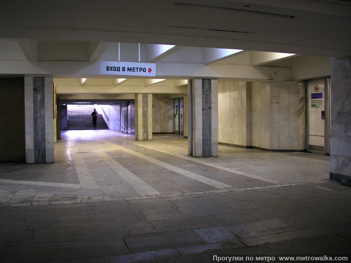 Фотография станции Чкаловская (Автозаводско-Нагорная линия, Нижний Новгород). Коридор подземного перехода.