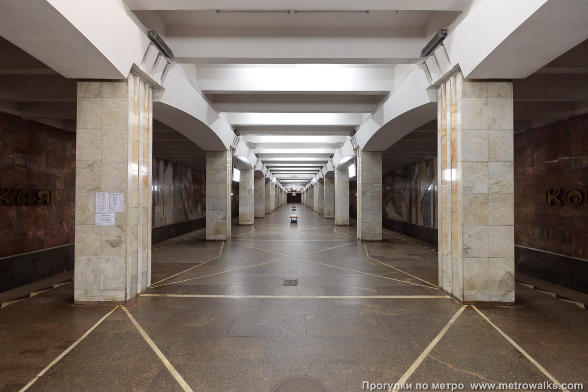 Фотография станции Комсомольская (Автозаводско-Нагорная линия, Нижний Новгород). Продольный вид центрального зала.