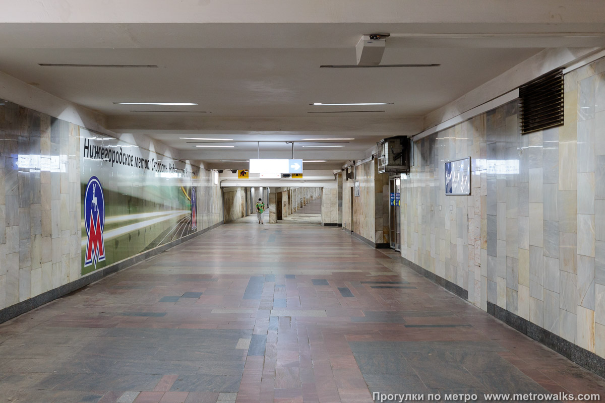 Фотография станции Московская (Автозаводско-Нагорная линия, Нижний Новгород). Коридор подземного перехода.