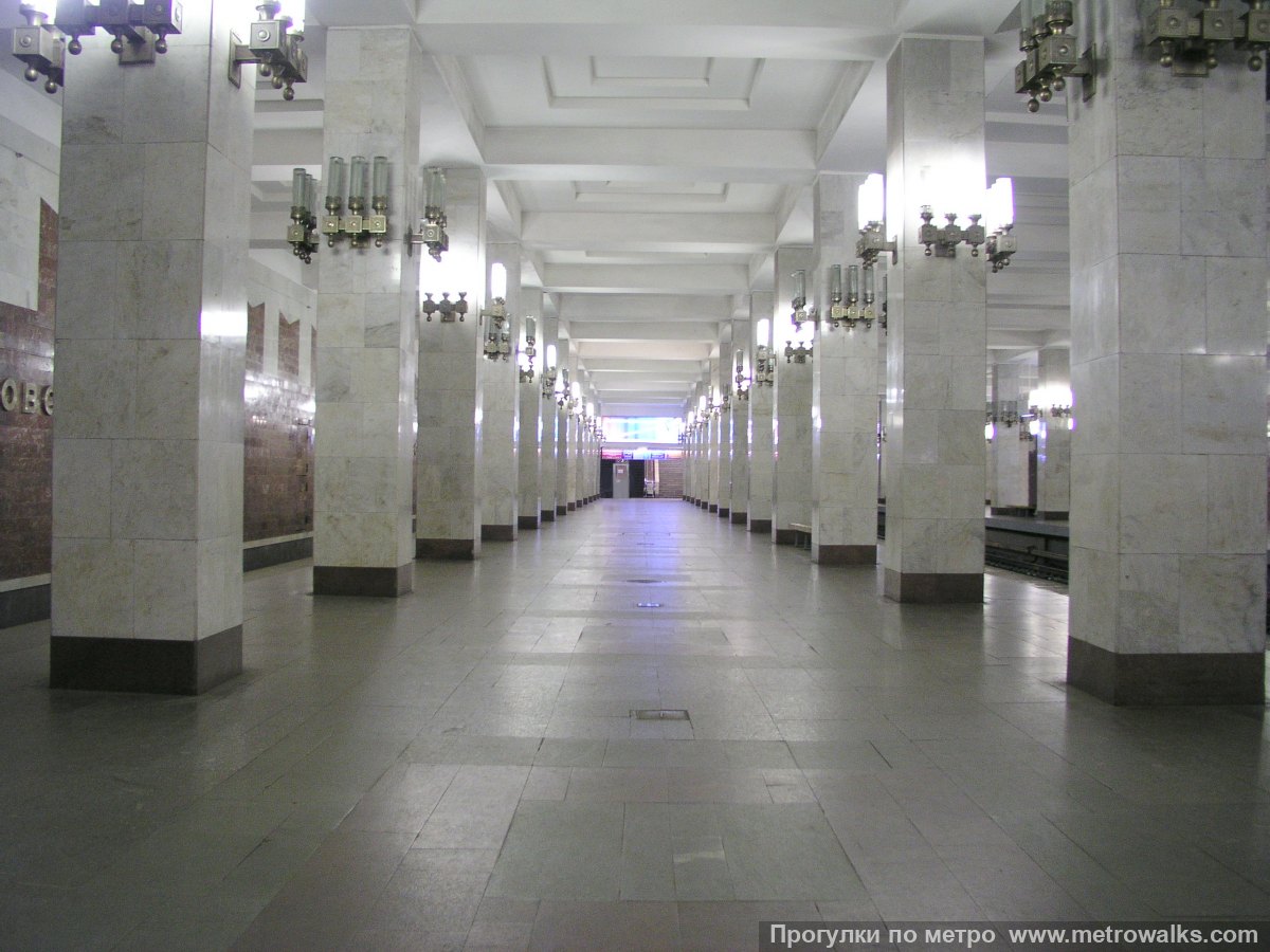 Фотография станции Московская (Автозаводско-Нагорная линия, Нижний Новгород). Продольный вид.