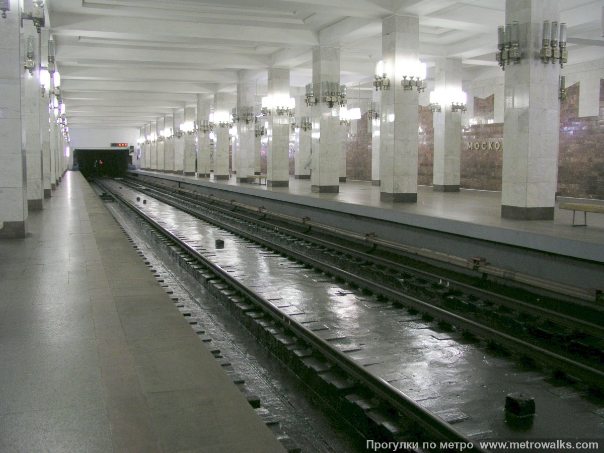 Фотография станции Московская (Автозаводско-Нагорная линия, Нижний Новгород). Вид по диагонали.