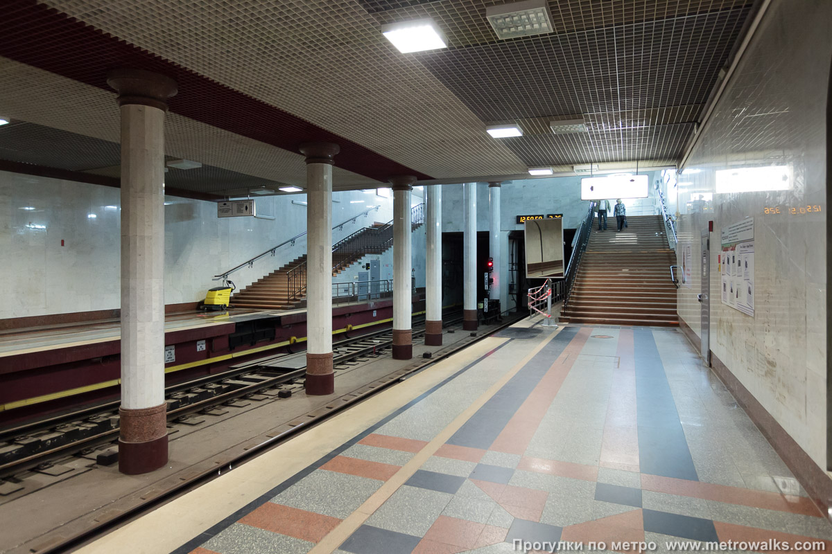 Фотография станции Российская (Самара). Часть станции около выхода в город.