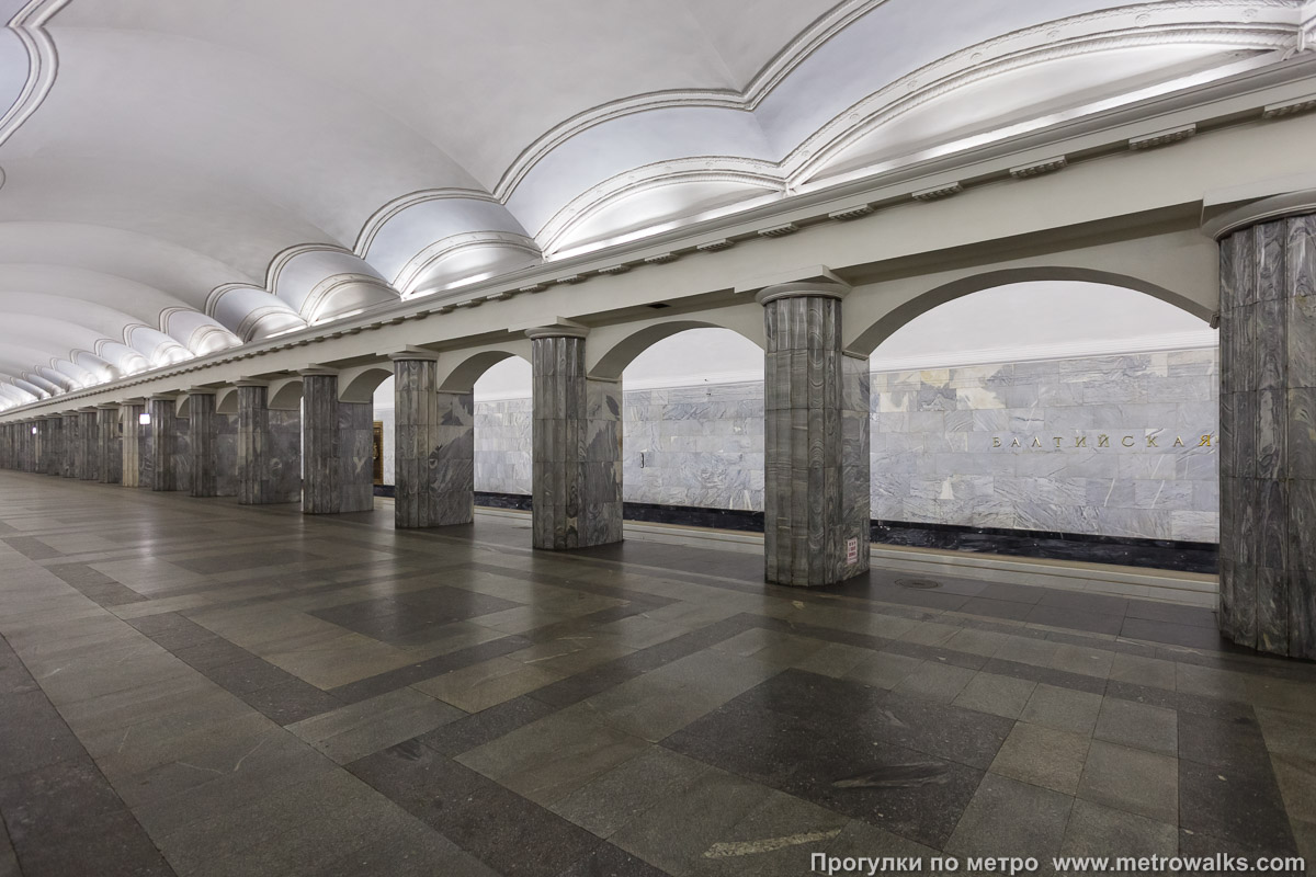 Фотография станции Балтийская (Кировско-Выборгская линия, Санкт-Петербург). Вид по диагонали.