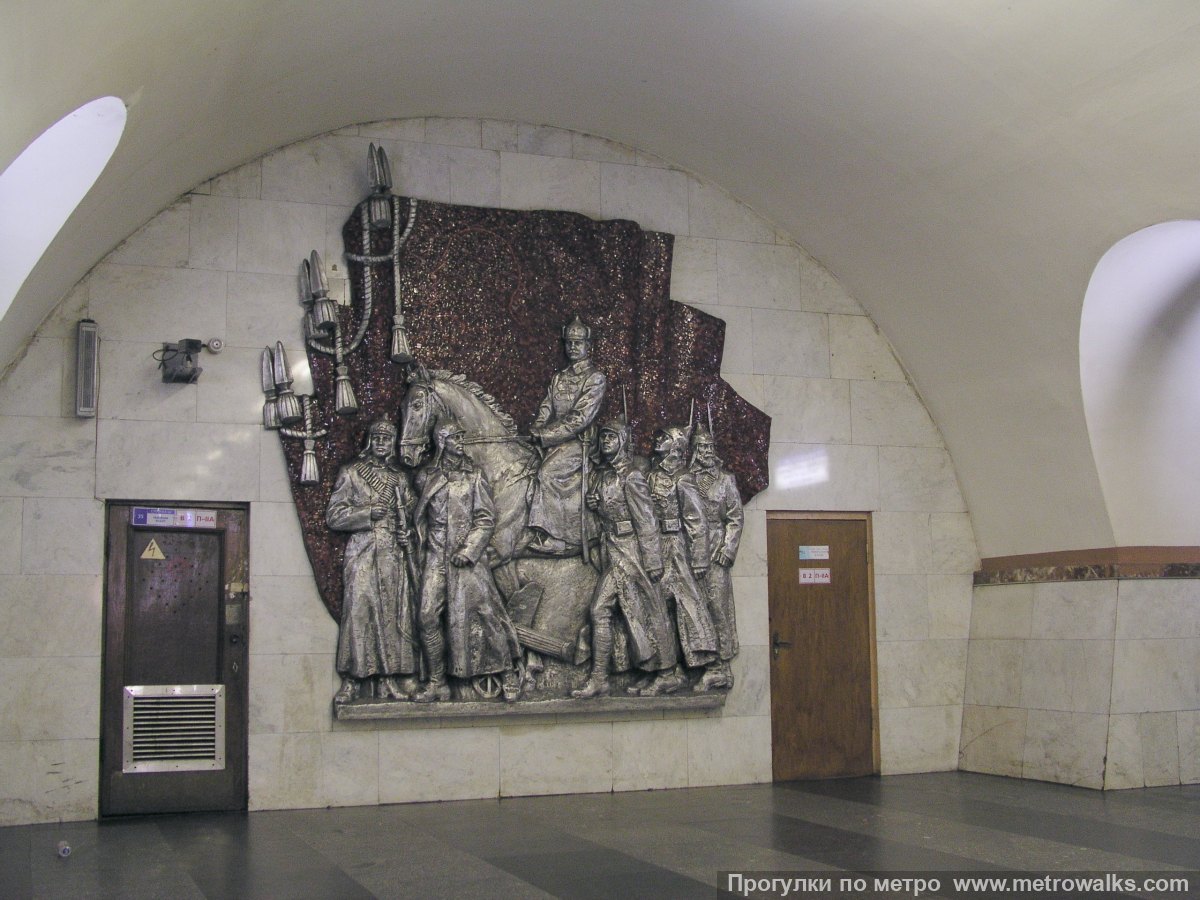 Фотография станции Фрунзенская (Московско-Петроградская линия, Санкт-Петербург). Декоративное оформление глухого торца.