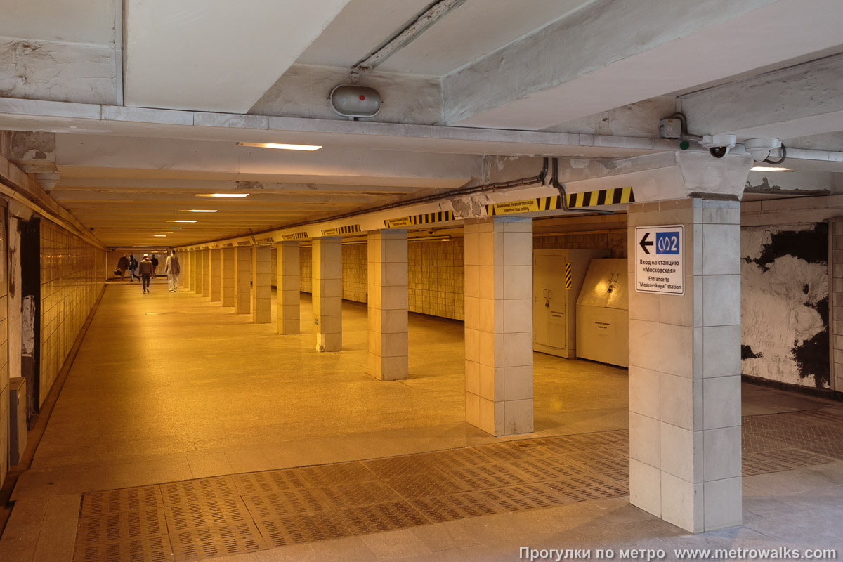 Фотография станции Московская (Московско-Петроградская линия, Санкт-Петербург). Коридор подземного перехода.