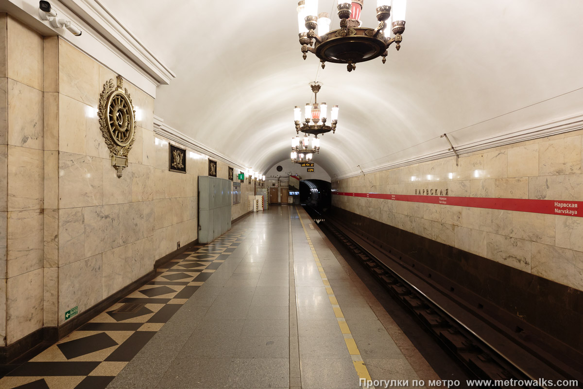 Фотография станции Нарвская (Кировско-Выборгская линия, Санкт-Петербург). Дальняя часть бокового зала станции.