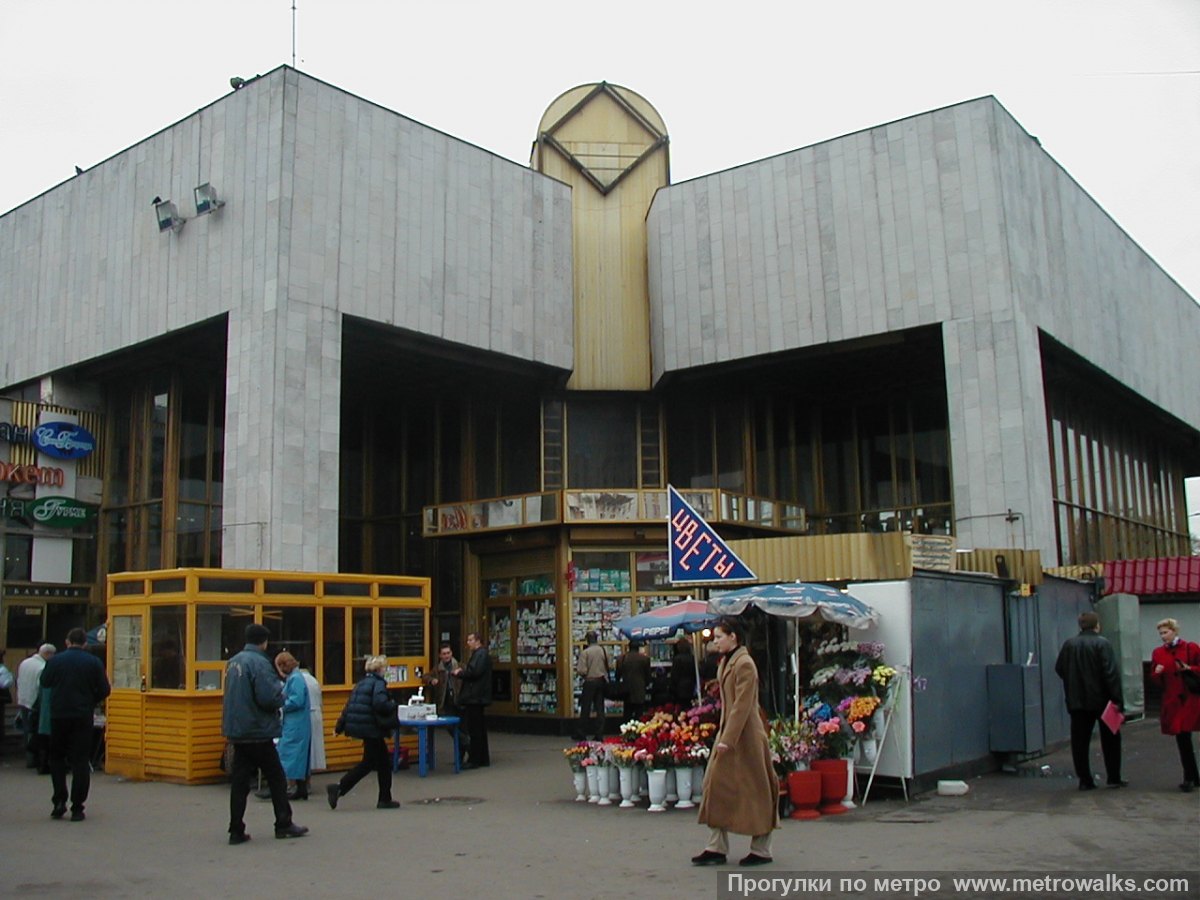 Фотография станции Озерки (Московско-Петроградская линия, Санкт-Петербург). Наземный вестибюль станции.