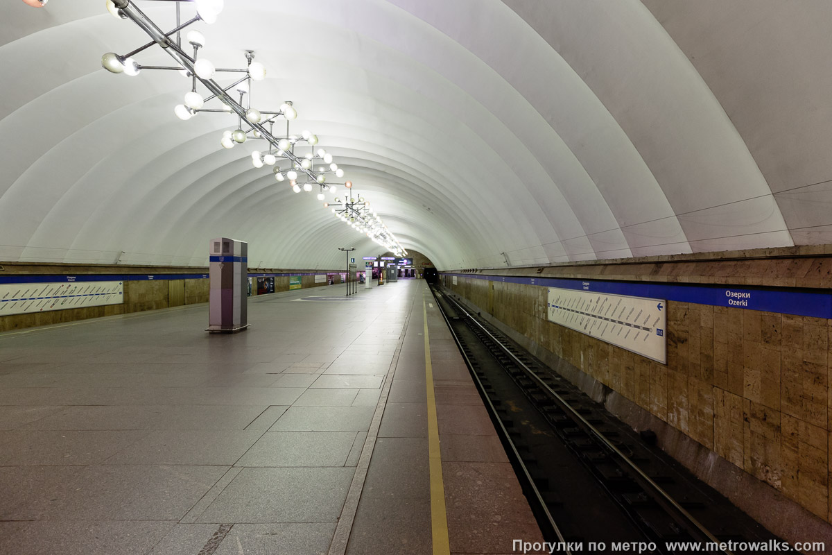 Фотография станции Озерки (Московско-Петроградская линия, Санкт-Петербург). Край платформы, общий вид.