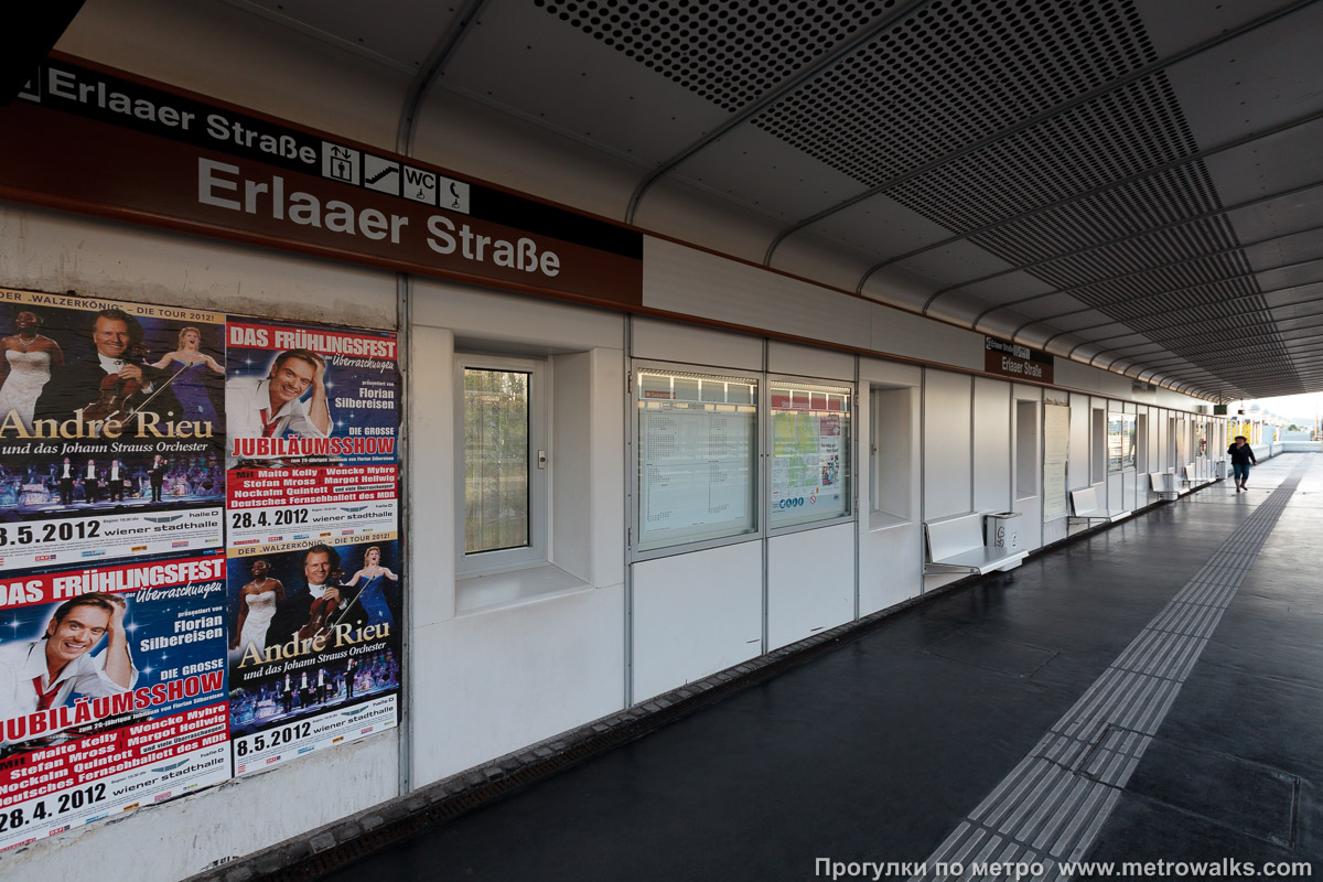 Фотография станции Erlaaer Straße [Эрлаер Штрассе] (U6, Вена). Станционная стена.