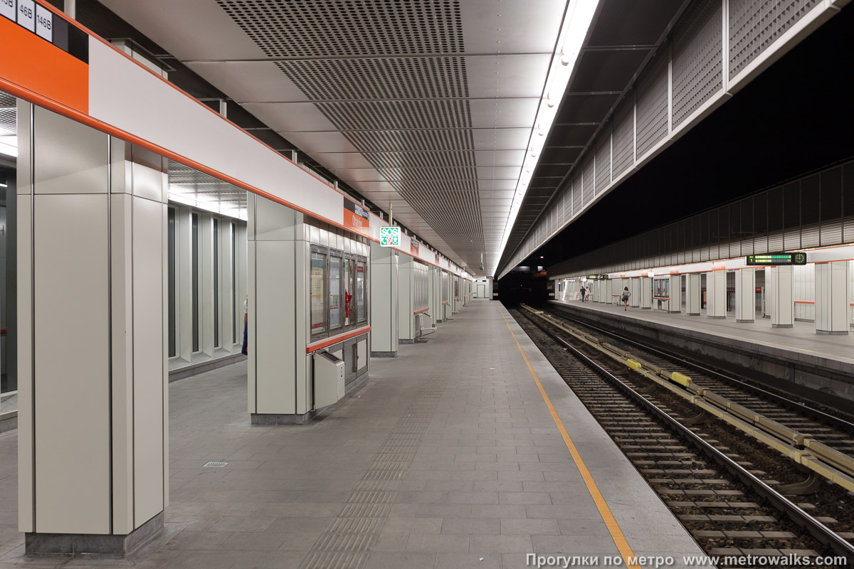 Фотография станции Ottakring [Оттакринг] (U3, Вена). Продольный вид вдоль края платформы.