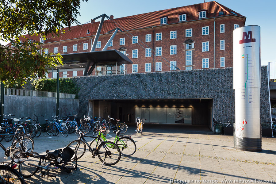 Станция Lindevang [Линдван] (Копенгаген). Около станции расположена велопарковка.