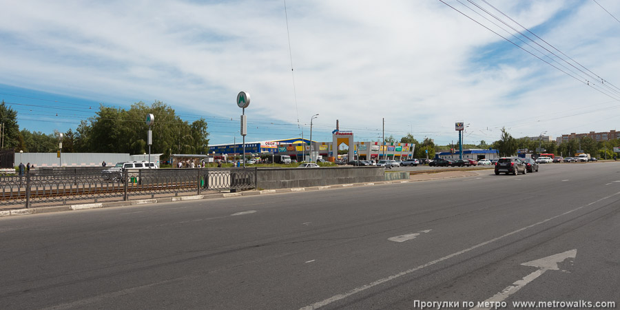 Станция Горки (Казань). Общий вид окрестностей станции. Перекрёсток улиц Рихарда Зорге и Родины.