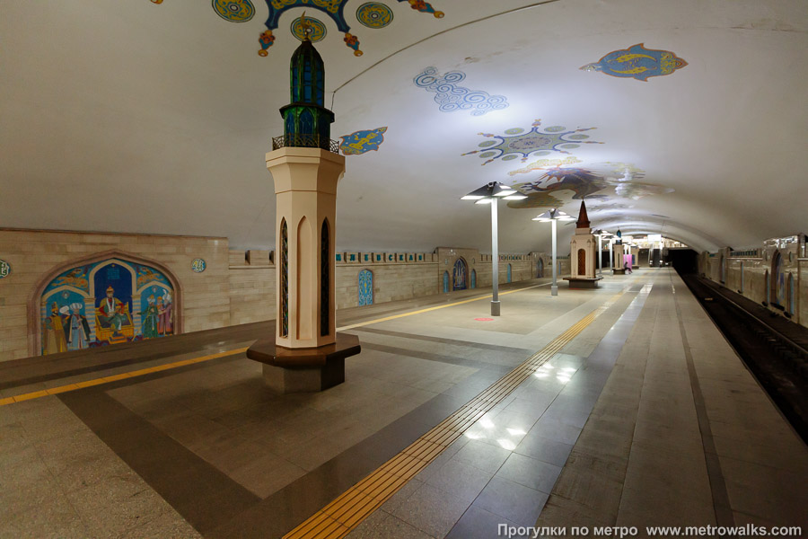 Станция Кремлёвская / Кремль (Казань). Вид по диагонали.