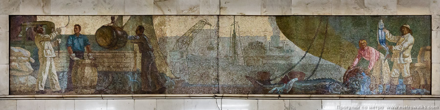 Станция Автозаводская (Замоскворецкая линия, Москва). Две мозаики изображают мирный труд людей. Мозаика № 6 — рыбаки.