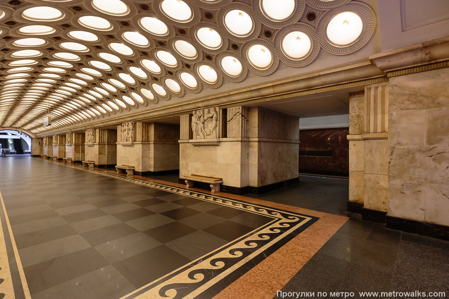 Станция Электрозаводская (Арбатско-Покровская линия, Москва). Вид по диагонали.