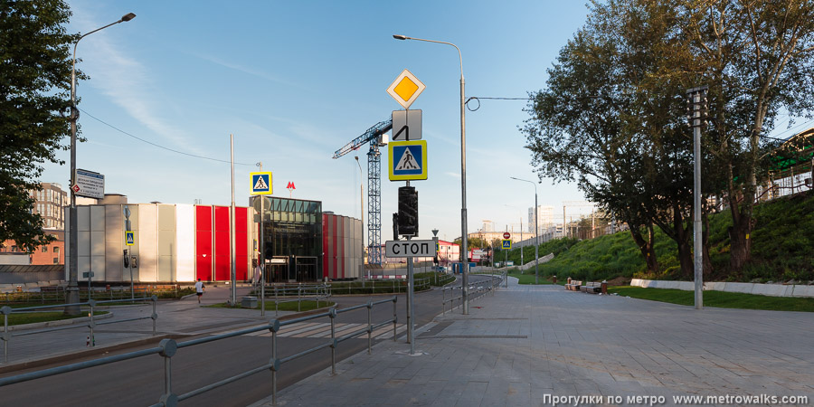 Станция Электрозаводская (Некрасовская линия, Москва). Общий вид окрестностей станции.