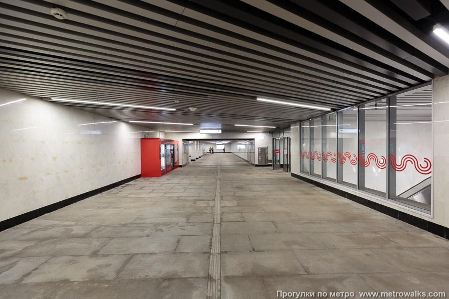 Станция Корниловская (Троицкая линия, Москва). Коридор подземного перехода.