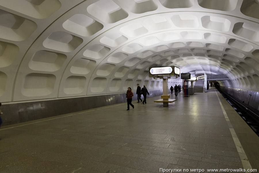 Станция Красногвардейская (Замоскворецкая линия, Москва). Вид по диагонали.